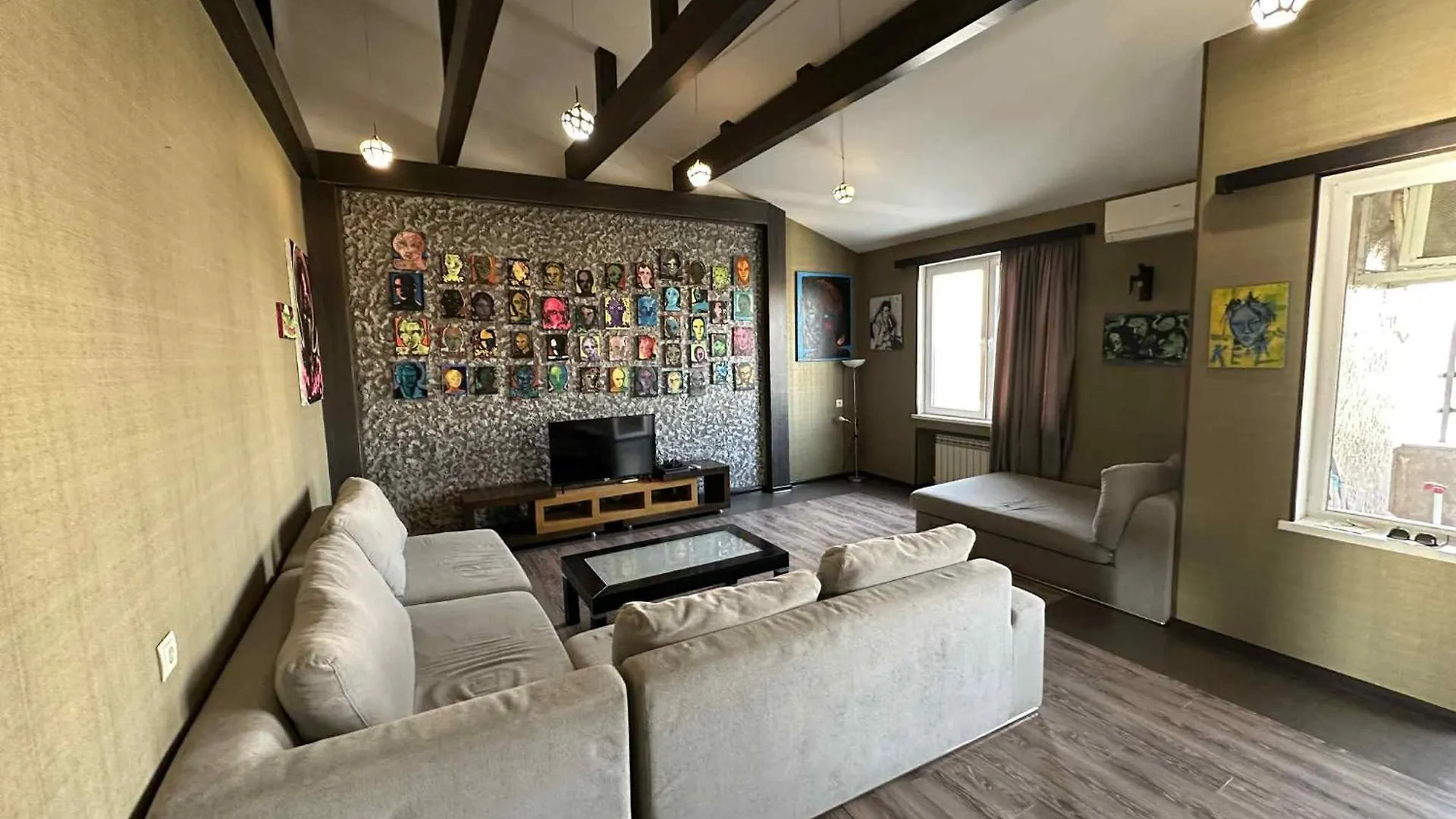 Loft Style Apartment Old ティビリシ